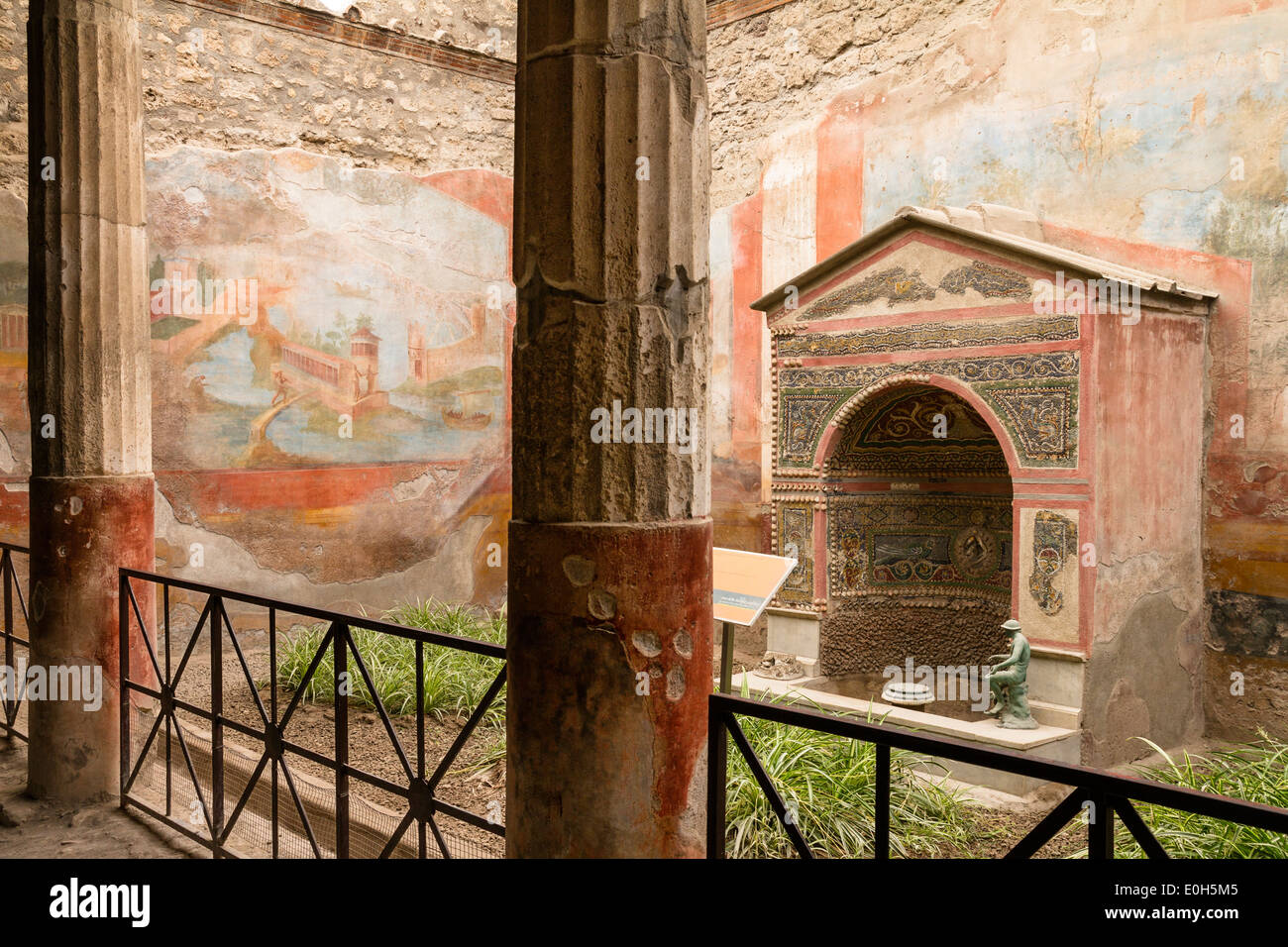 Haus des kleinen Brunnens, Piccola Casa della Fontana, historische Stadt Pompeji in den Golf von Neapel, Kampanien, Italien, Europa Stockfoto
