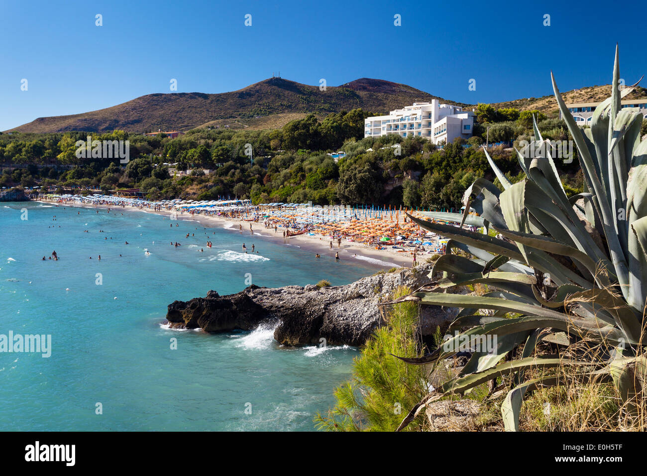 Blick zum Calanca-Strand, Marina di Camerota, Cilento, Kampanien, Süditalien, Europa Stockfoto