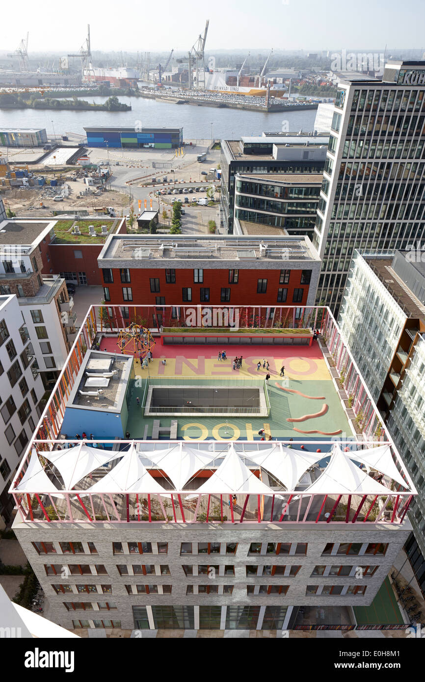 Schulhof auf dem Dach des Katharinen-Schule, HafenCity, Hamburg, Deutschland Stockfoto