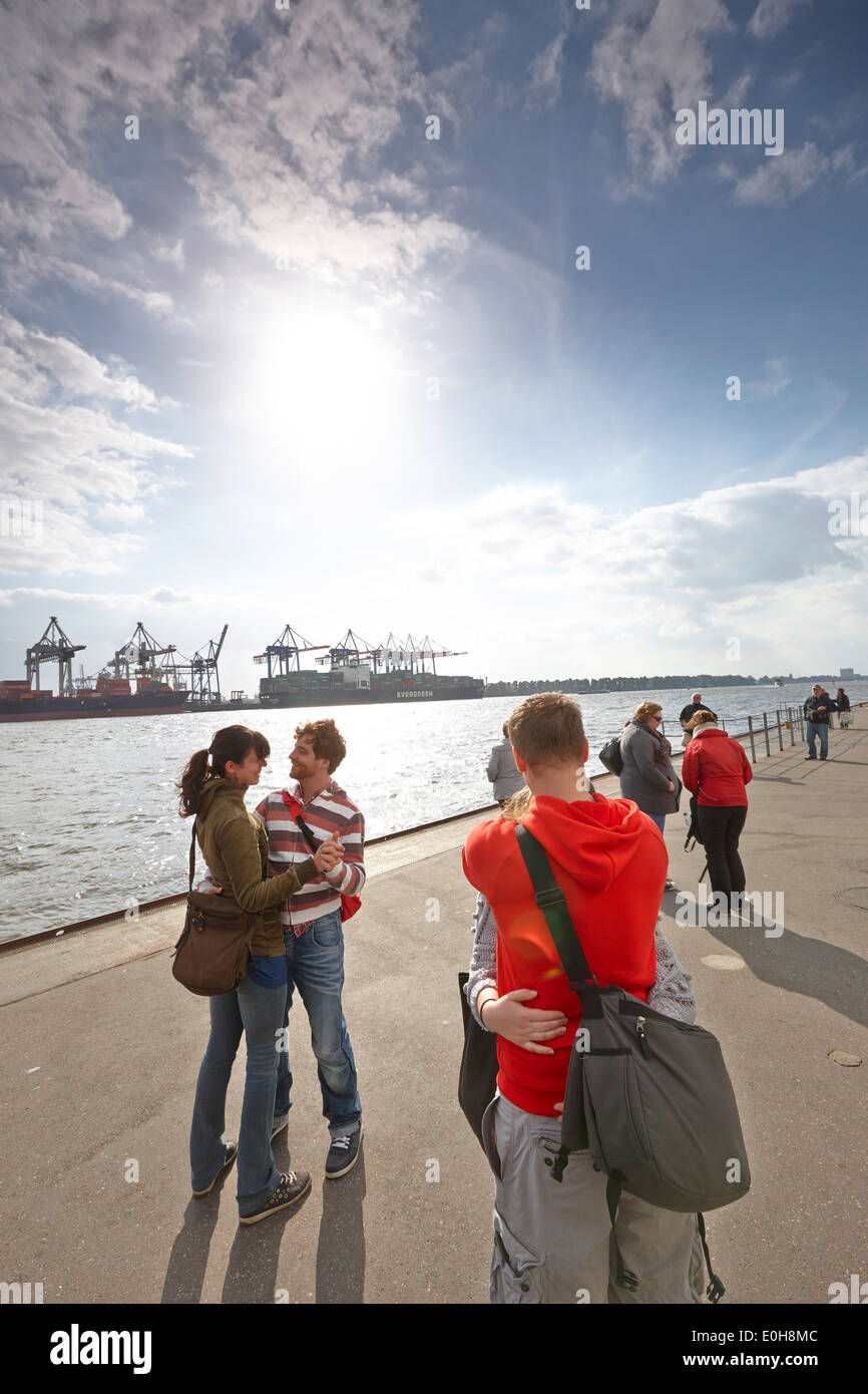 Tänzer auf dem Pier, historischen Hafen Oevelgarnne, Hamburg, Deutschland Stockfoto