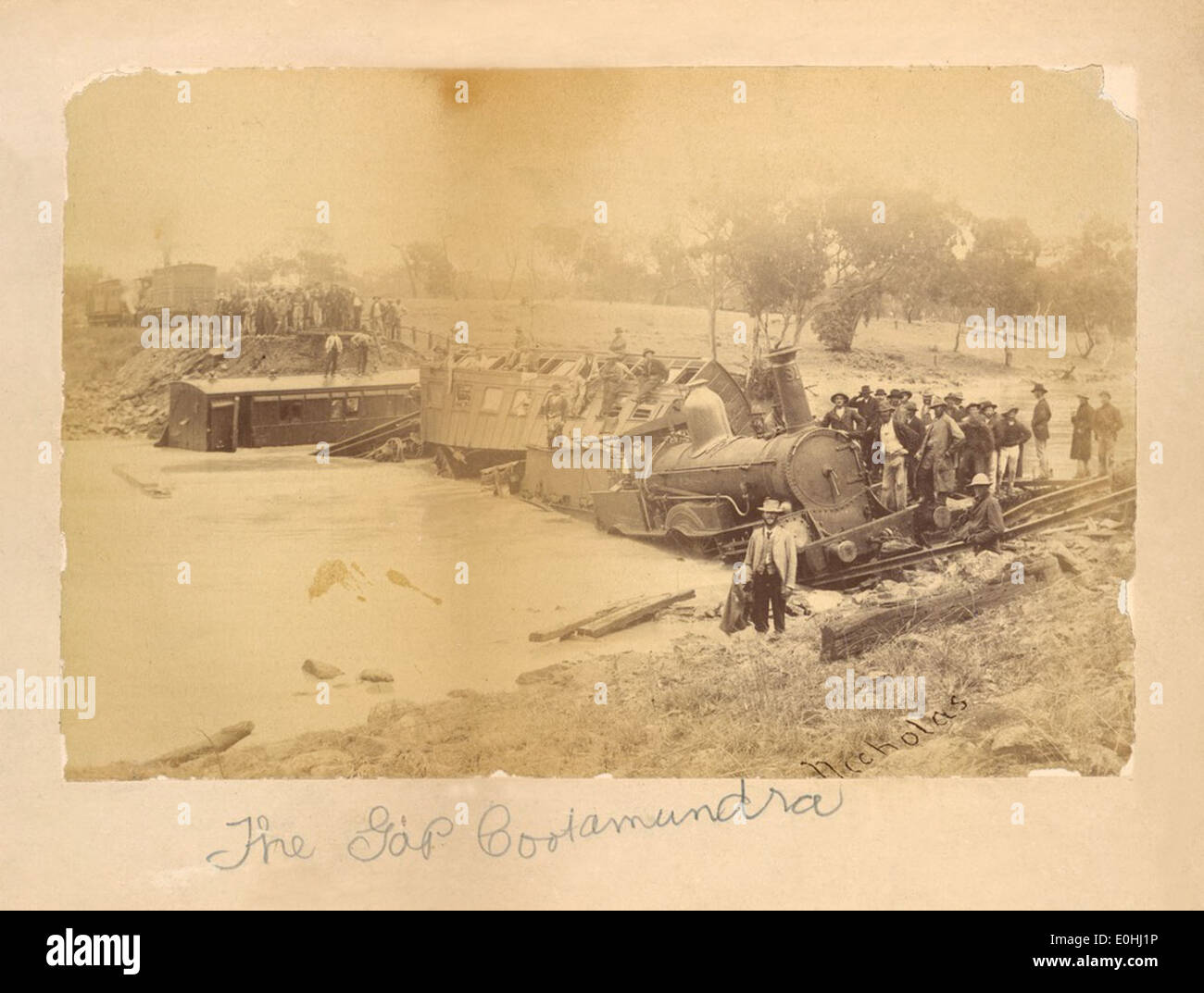 [Der Passagierzug Melbourne-Sydney entgleiste am Gap, Salt Clay Creek, in der Nähe von Cootamundra, New South Wales, 25. Januar 1885] Nicholas Stockfoto
