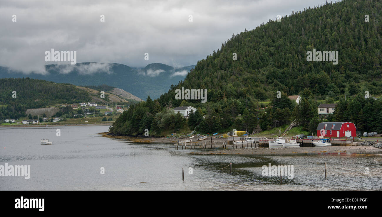 Stadt entlang der Küste, Bonne Bay, Norris Point, Gros Morne National Park, Neufundland und Labrador, Kanada Stockfoto