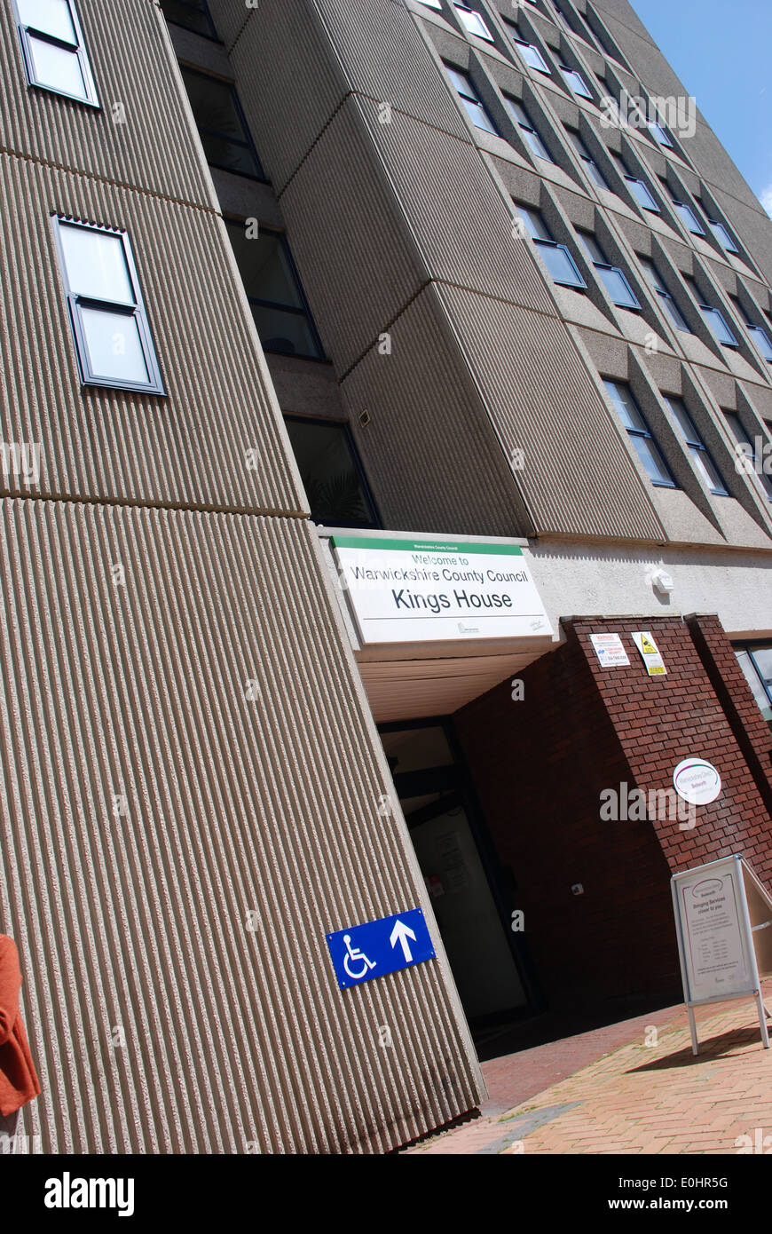 Kings Haus Bedworth Bürogebäude außen gedreht Eingang Stockfoto