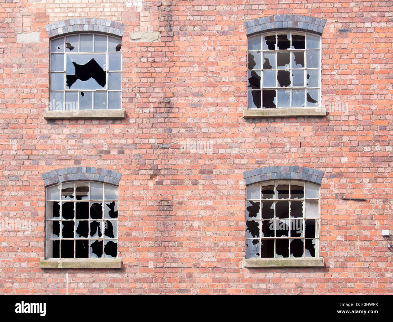 Zerbrochene Fensterscheiben Stockfoto