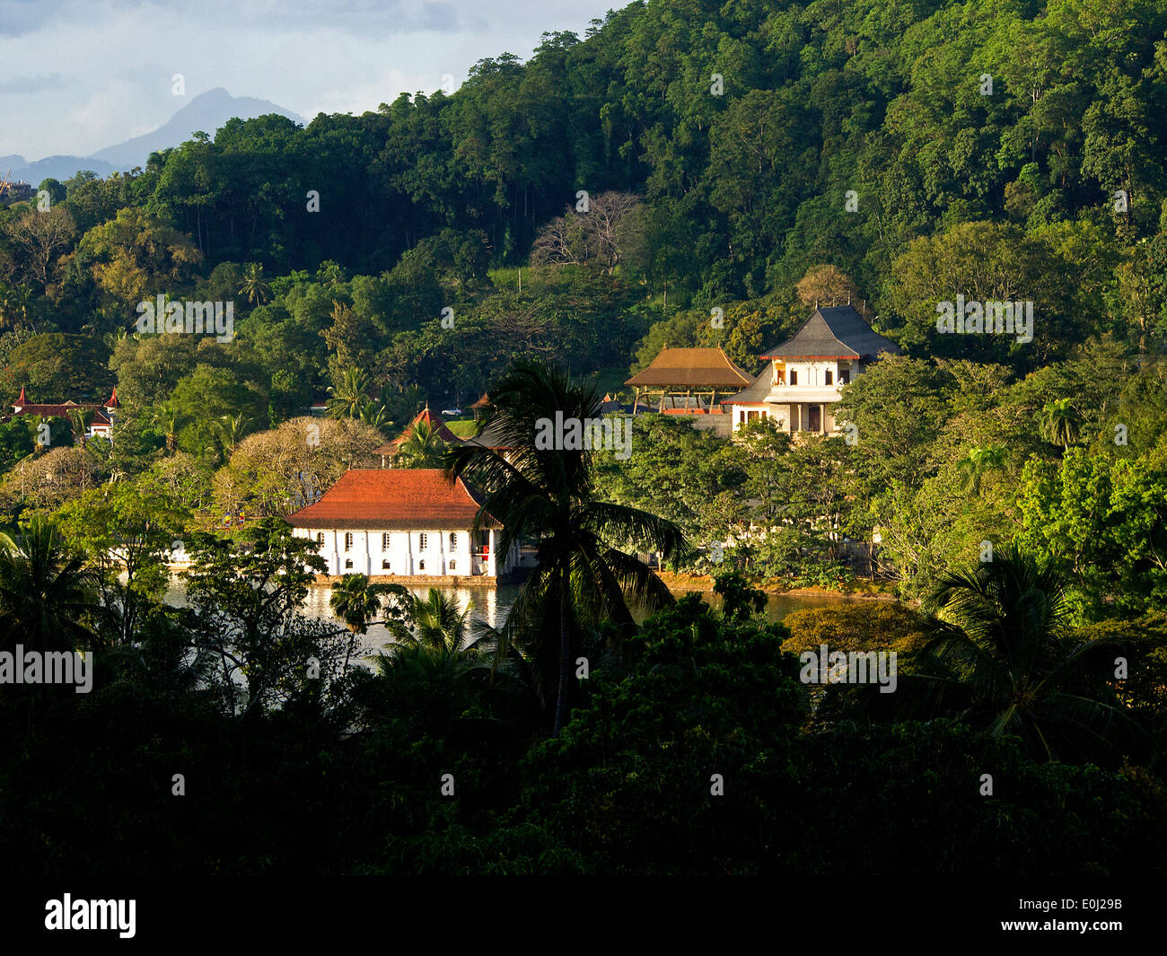 Schöne Aussicht auf den Zahntempel in Kandy, Sri Lanka Stockfoto