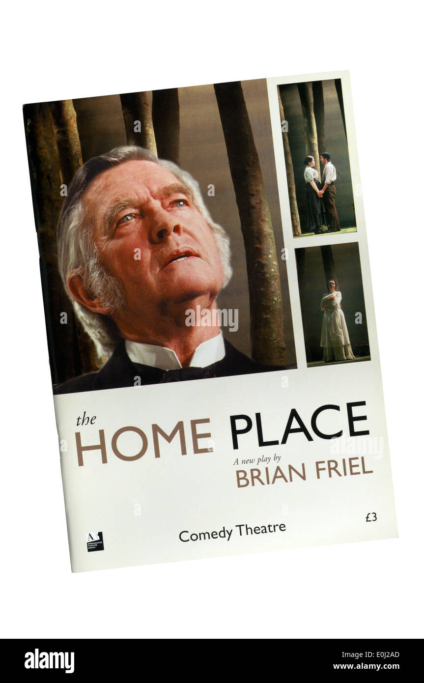 Programm für die 2005-Produktion von The Home Place von Brian Friel im Comedy Theatre. Stockfoto