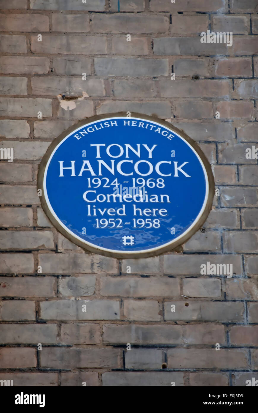 Englisches Erbe blaue Plakette Kennzeichnung ein Haus des Komikers tony Hancock, Kensington, London, England Stockfoto