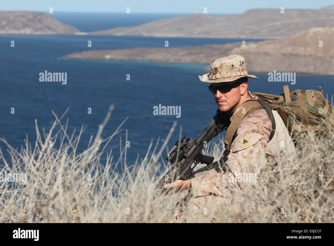 CPL. Joshua C. Riggs, 23, ein Schütze mit Bravo Company, Battalion Landing Team 1. Bataillon, 2. Marine Regiment, 24. Marine Stockfoto