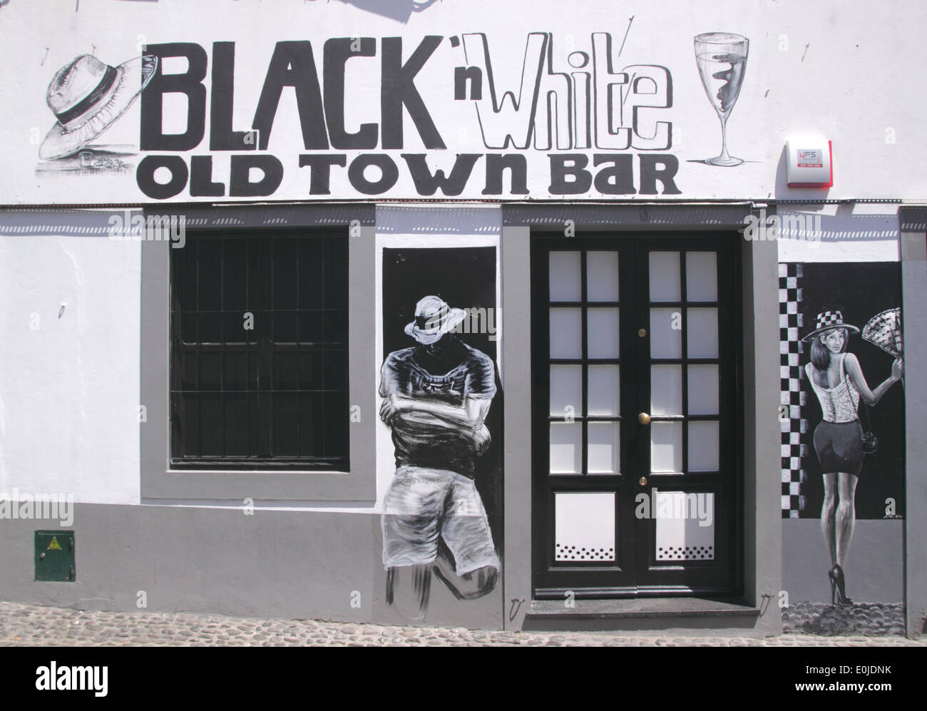 Black n White alte Town Bar in Zona Velha Funchal Madeira Stockfoto