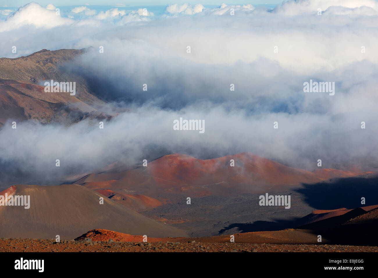 Haleakala Vulkan Krater und Wolken Maui, Hawaii Stockfoto