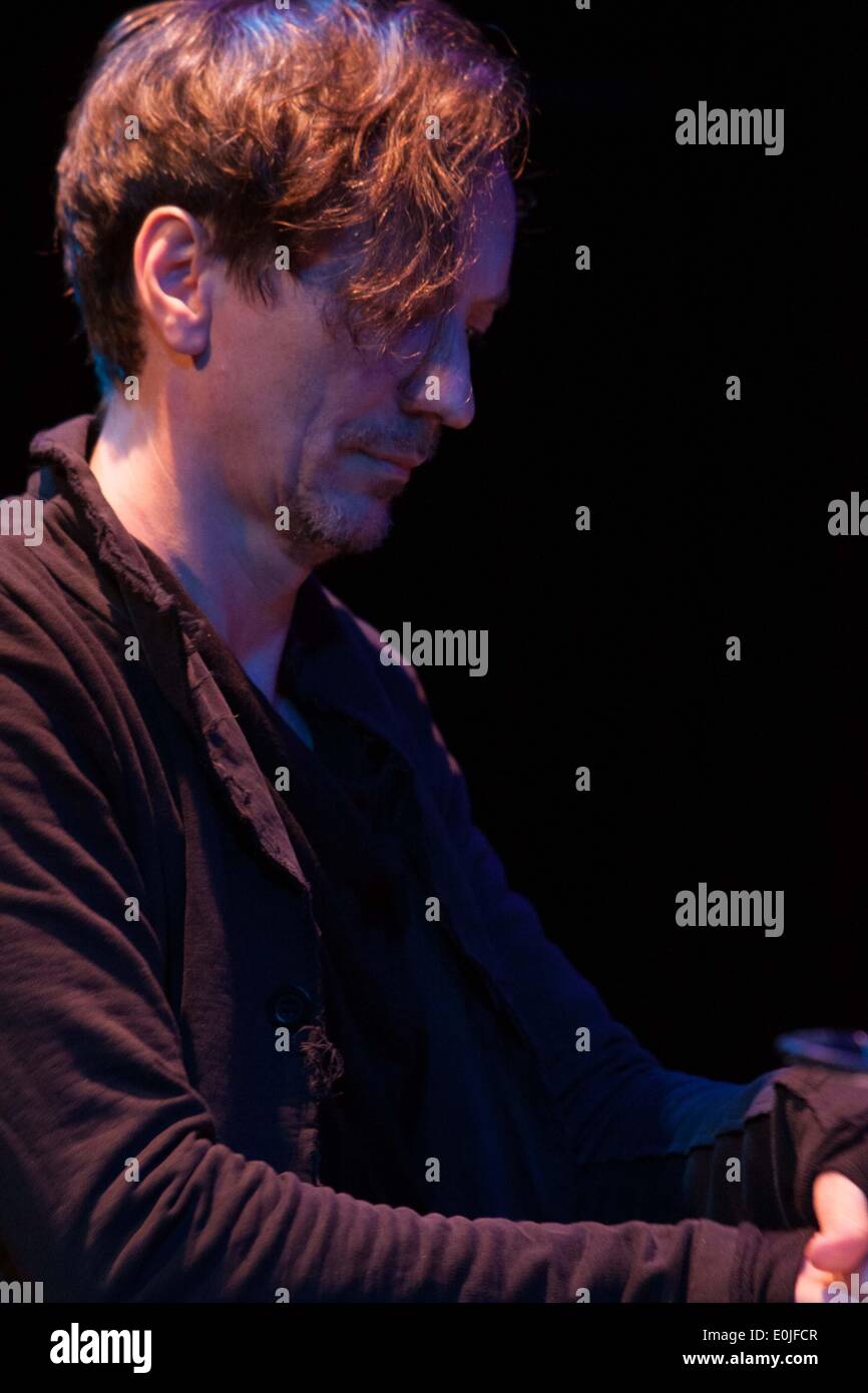 Deutscher Pianist Hauschka (Volker Bertelmann) erklingt in South Street Arts Centre, lesen Stockfoto