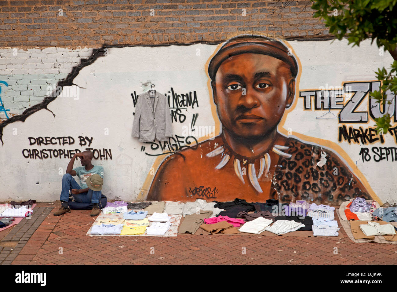 Straßenhändler verkaufen Kleidung und Textilien, Johannesburg, Gauteng, Südafrika, Afrika Stockfoto