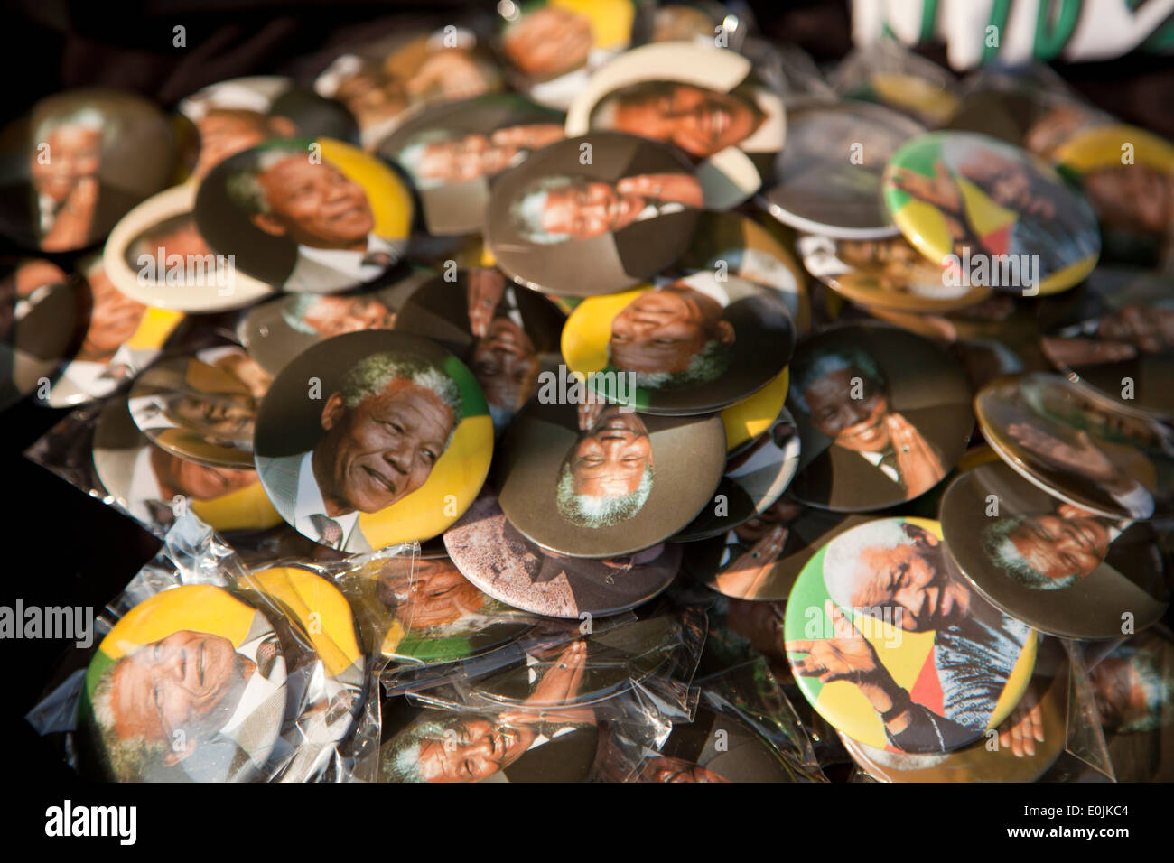 Nelson Mandela-Souvenir-Schaltflächen in Soweto, Johannesburg, Gauteng, Südafrika, Afrika Stockfoto