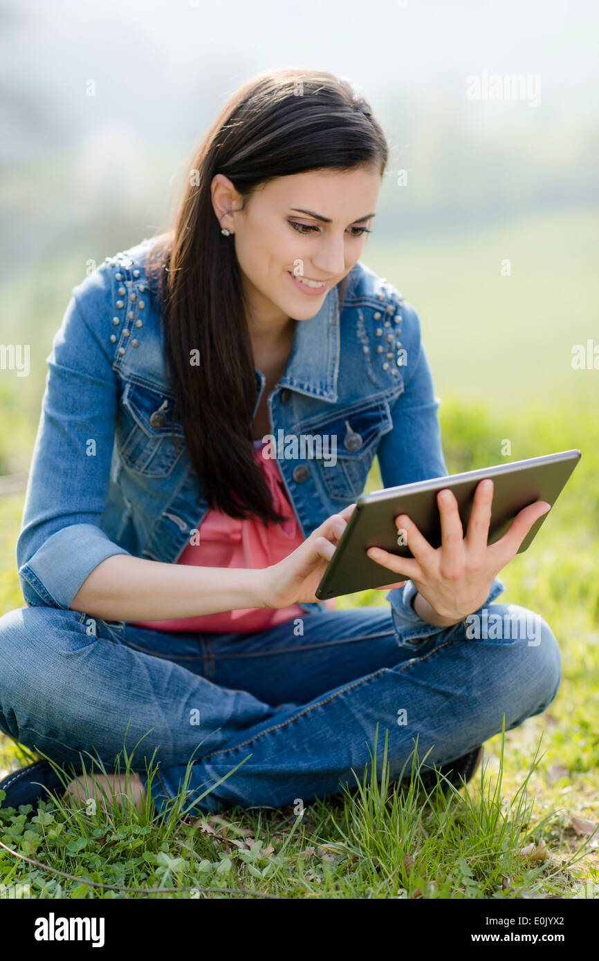 Frau mit dem Ipad (Model Release) Stockfoto