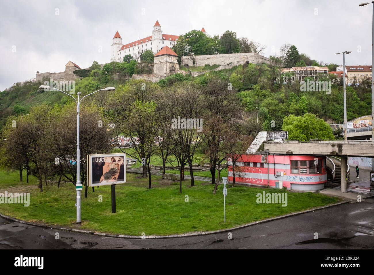 Burg Bratislava in hässlichen Wetter Stockfoto