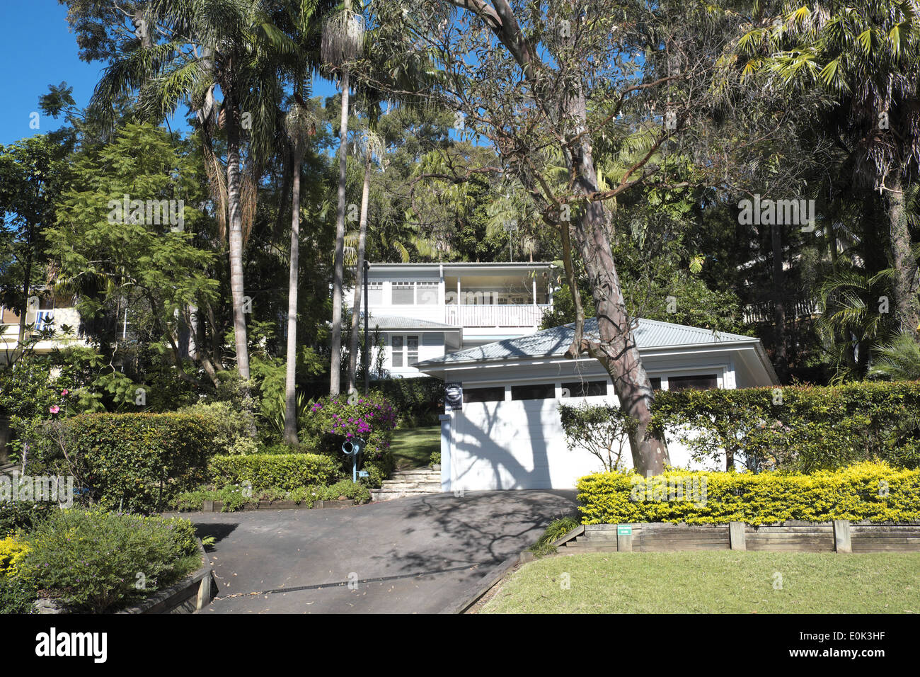 Luxus Haus und Garten einer Sydney-Eigenschaft auf den nördlichen Stränden in Avalon, Australien Stockfoto