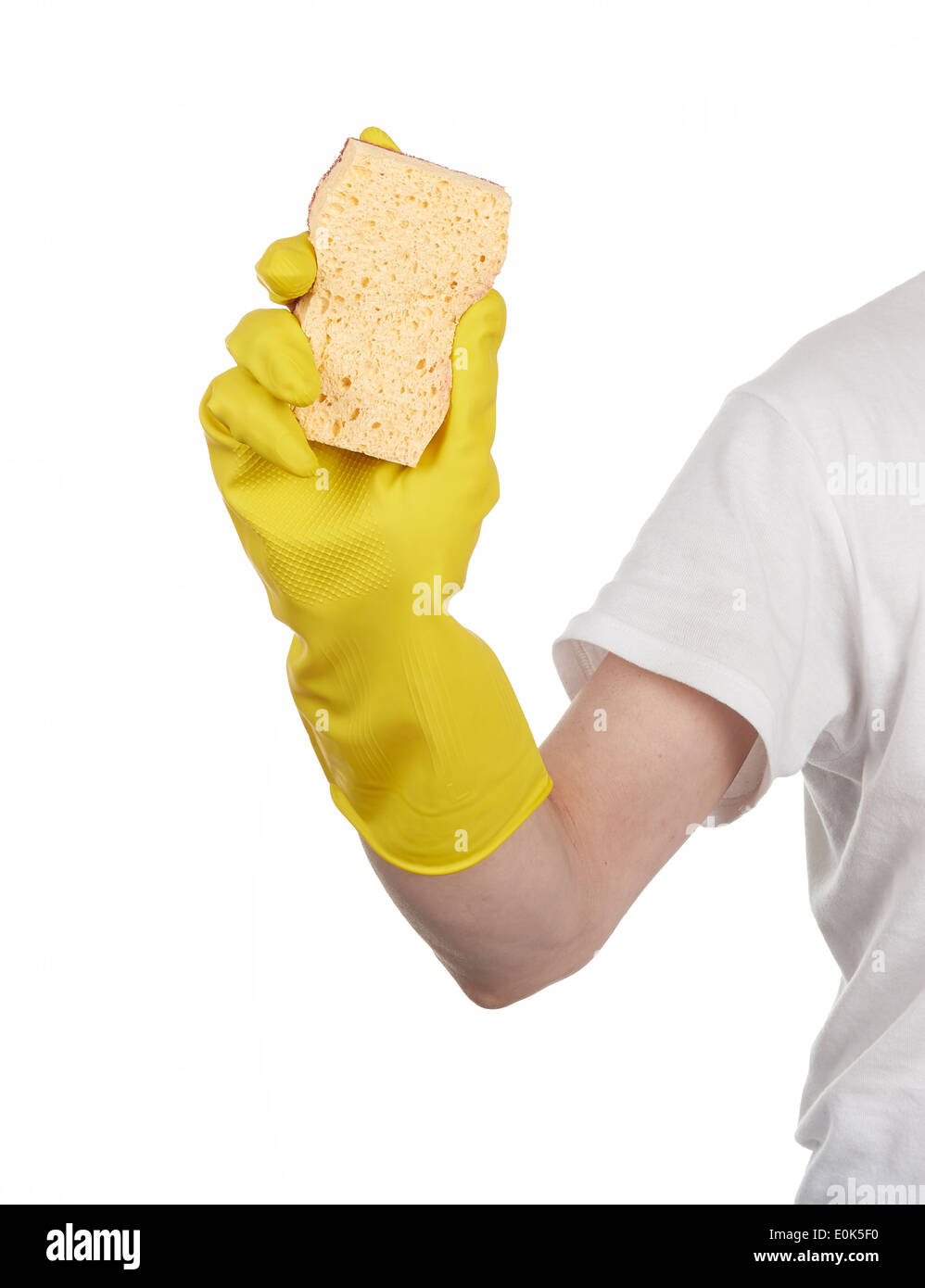 Eine Reinigung Handschuh mit einem Schwamm vor einem weißen Hintergrund gelb Stockfoto