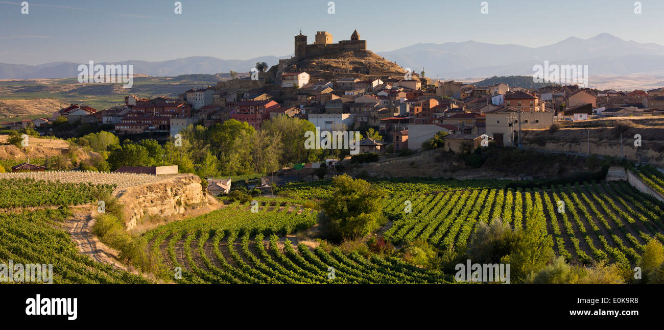 Hügelstadt San Vicente de la Sonsierra in La Rioja in der baskischen Region im Norden Spaniens Stockfoto