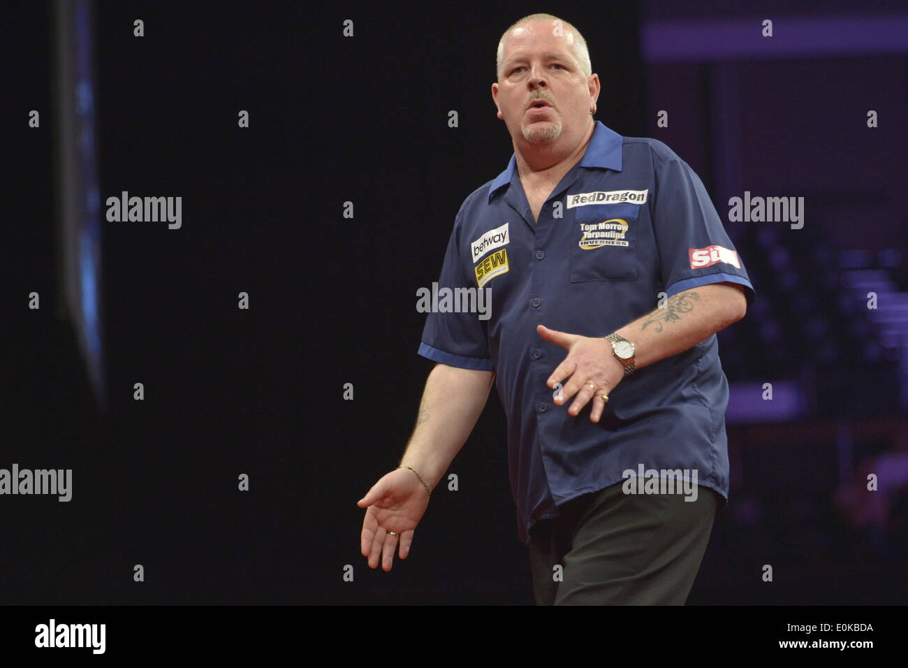 Brighton, UK. 15. Mai 2014. Robert Thornton in Aktion während der Woche 15 2014 Betway Premier League Darts vom The Brighton Centre entfernt. Bildnachweis: Aktion Plus Sport/Alamy Live-Nachrichten Stockfoto