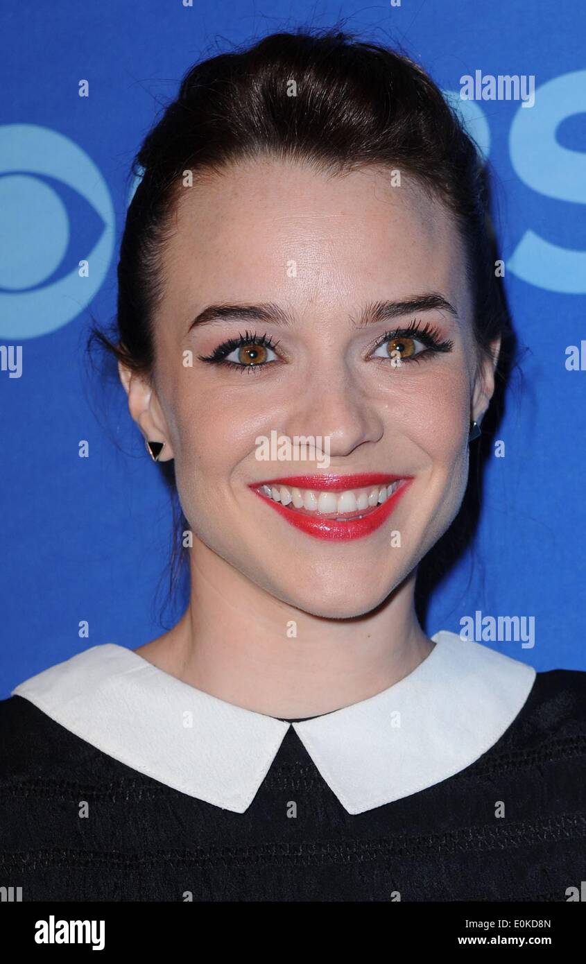 New York, NY, USA. 14. Mai 2014. Renee Felice Smith im Ankunftsbereich für CBS Network Upfronts 2014, Lincoln Center, New York, NY 14. Mai 2014. Bildnachweis: Kristin Callahan/Everett Collection/Alamy Live-Nachrichten Stockfoto