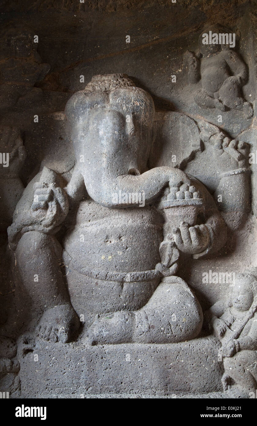 Schnitzen von Ganesh in Kailasa-Tempel von Ellora, Maharashtra. Stockfoto