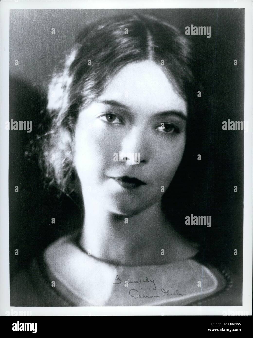 1. Januar 1920 - Hollywood, Kalifornien, USA - LILLIAN GISH (14. Oktober 1893 - 27. Februar 1993) war eine US-amerikanische Bühne, Bildschirm und Fernsehen Schauspielerin, deren Karriere 75 Jahre, von 1912 bis 1987 überspannt. Sie hieß "The First Lady des amerikanischen Kinos". (genaues Datum und Ort unbekannt) Stockfoto