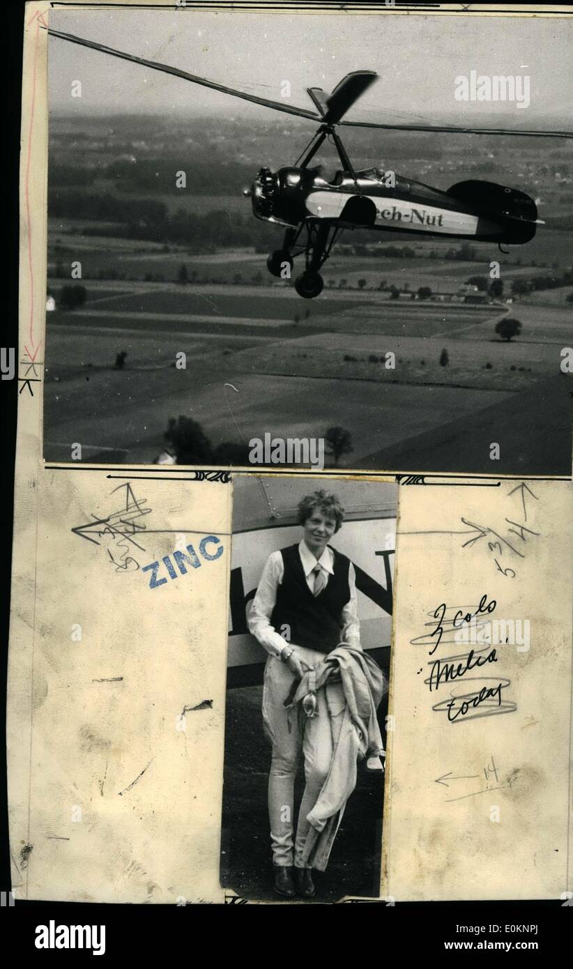 6. Juni 1931 - Rubrik der Denver: wo soll sie auf einer Demonstration linken Omaha Montagmorgen setzen. Hier ist eine Ansicht der Windmühle Schiff im Flug, und unten, Miss Earhart. Gegenwind in Nebraska verlangsamt Miss Earhart Flugzeug. Stockfoto