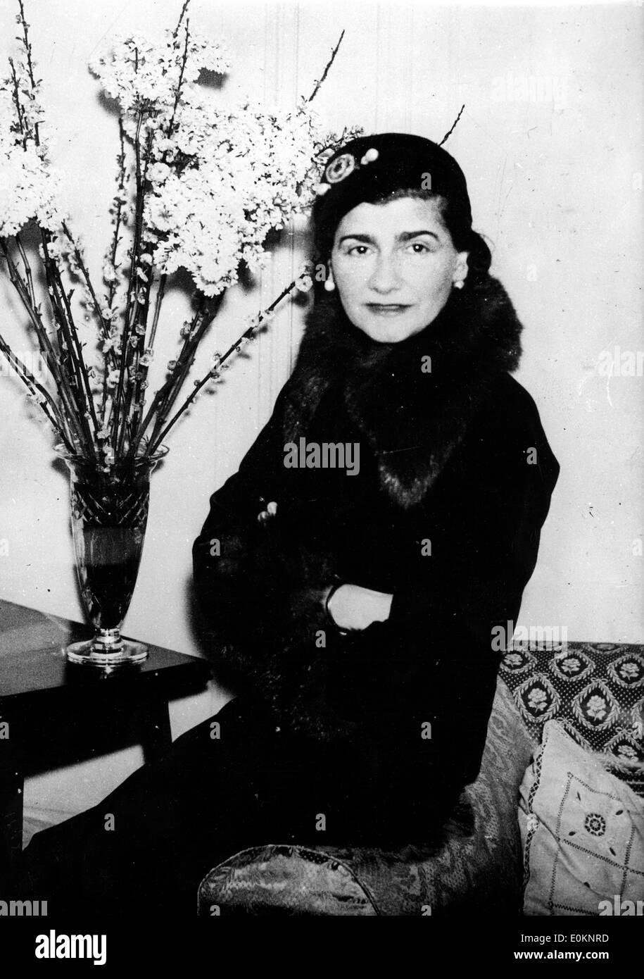 Porträt der Modeschöpferin Coco Chanel auf einer Reise nach London Stockfoto