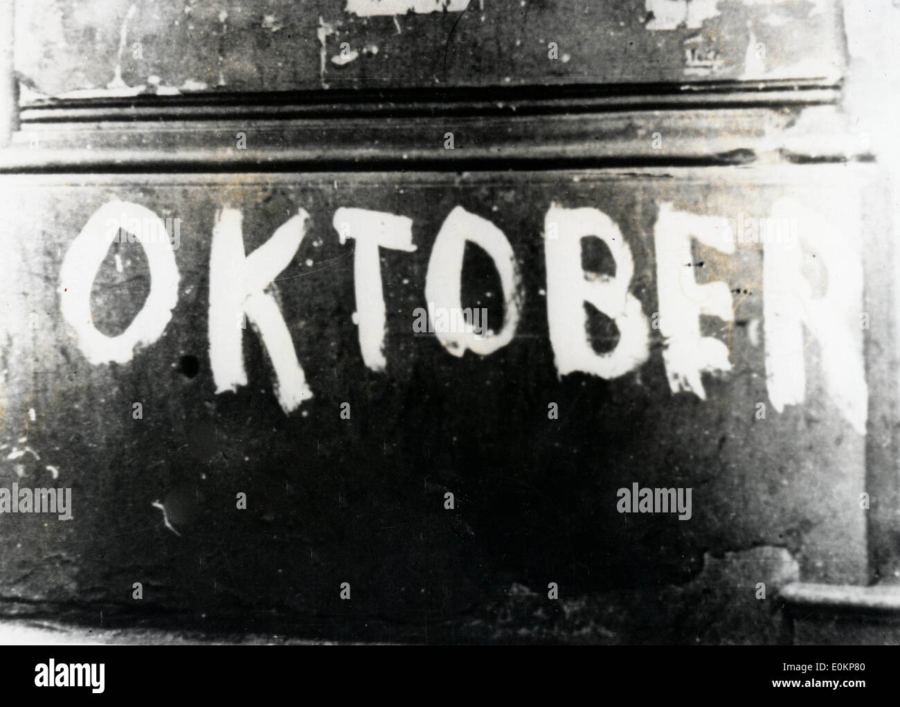 Oktober an einer Wand in Polen geschrieben Stockfoto