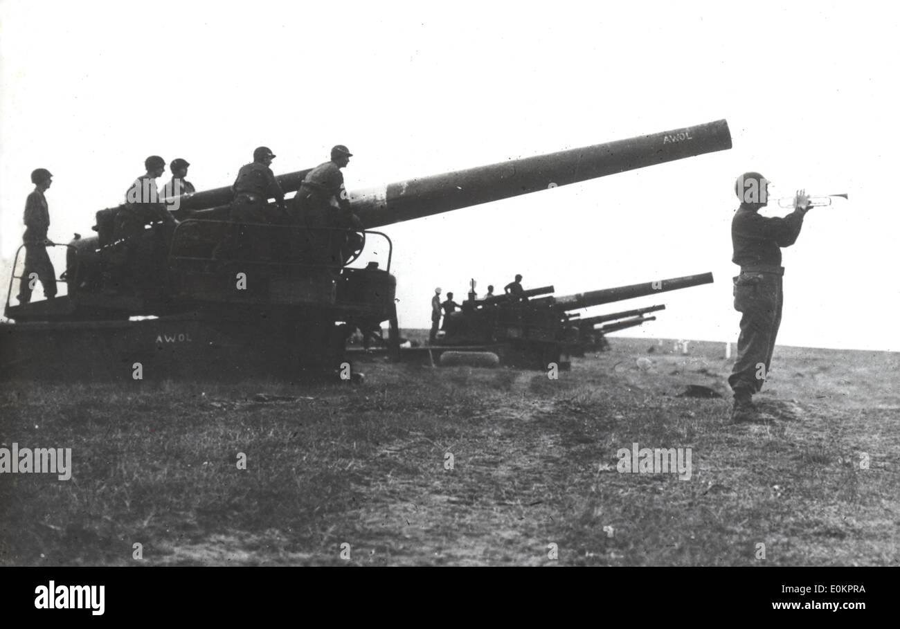 Ein Horn geblasen auf VE Tag Deutschland kapitulierte Weltkrieg zwei Stockfoto