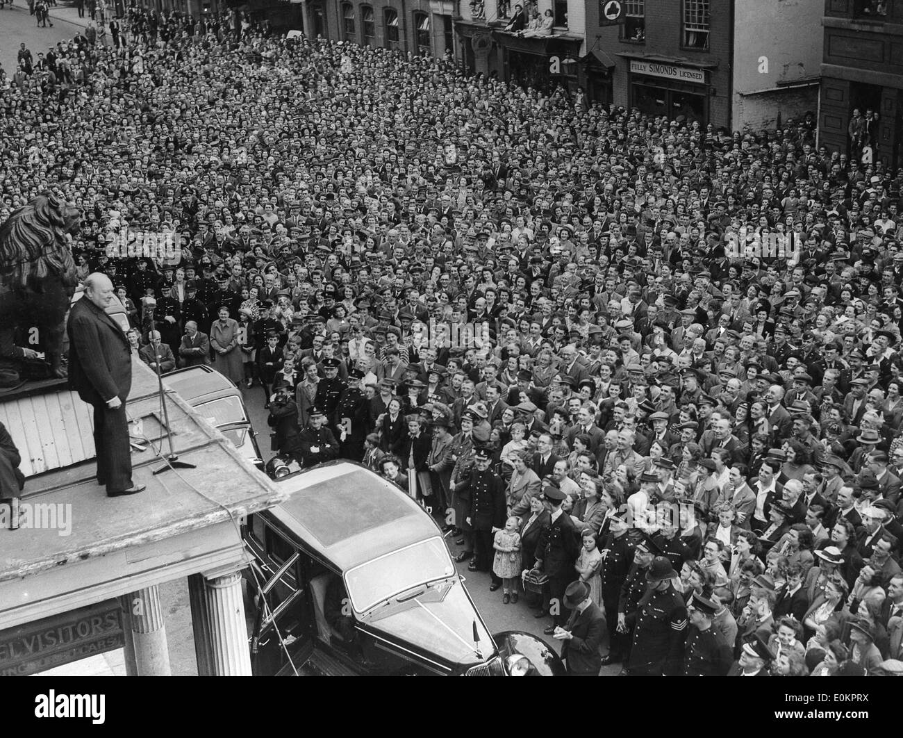 Sir Winston Churchill hält Rede im Red Lion Hotel Stockfoto