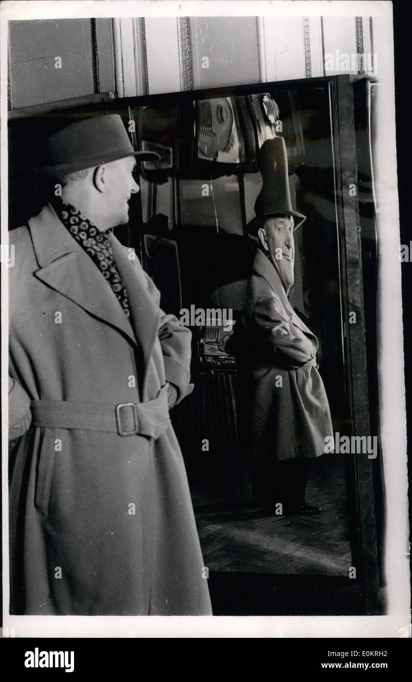 3. März 1947 - besucht Bildschirm Comedy-Team Madame Tussaud. Stan Laurel sieht aus wie einer von den sieben Zwergen. Oliver Hardy und Stan Stockfoto