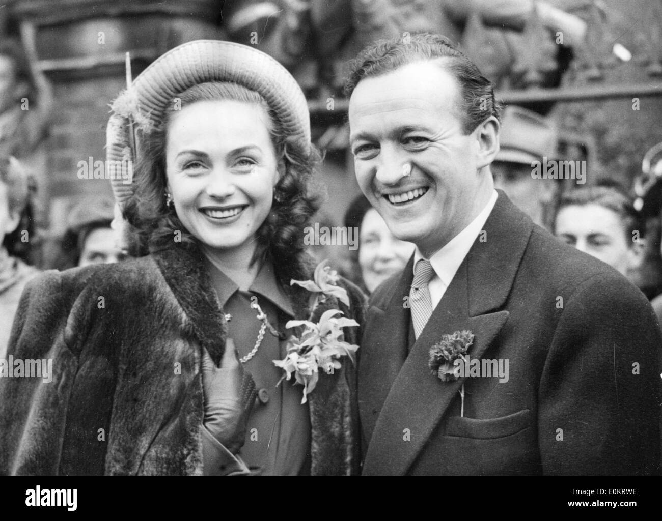 Schauspieler David Niven und Hjordis Tersmeden am Tag ihrer Hochzeit Stockfoto