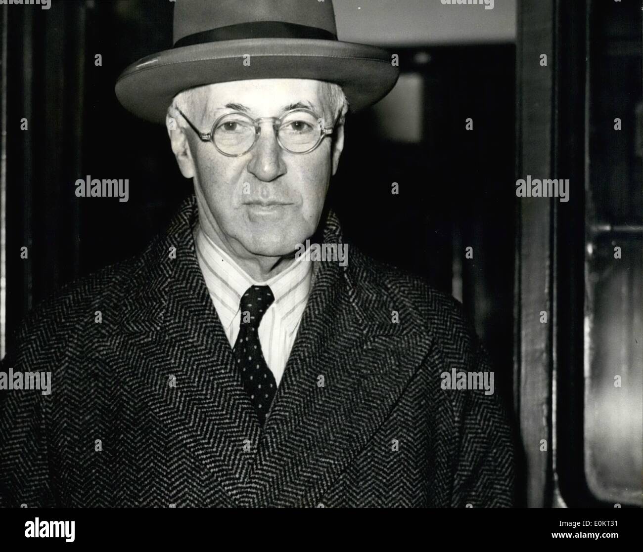 31. März 1948 - 31.03.48 Off, New York Ã ¢ Â'¬â €œ Queen Mary Boot Zug Waterloo fährt.  Foto zeigt: Sir Henry Dale, weiter Stockfoto