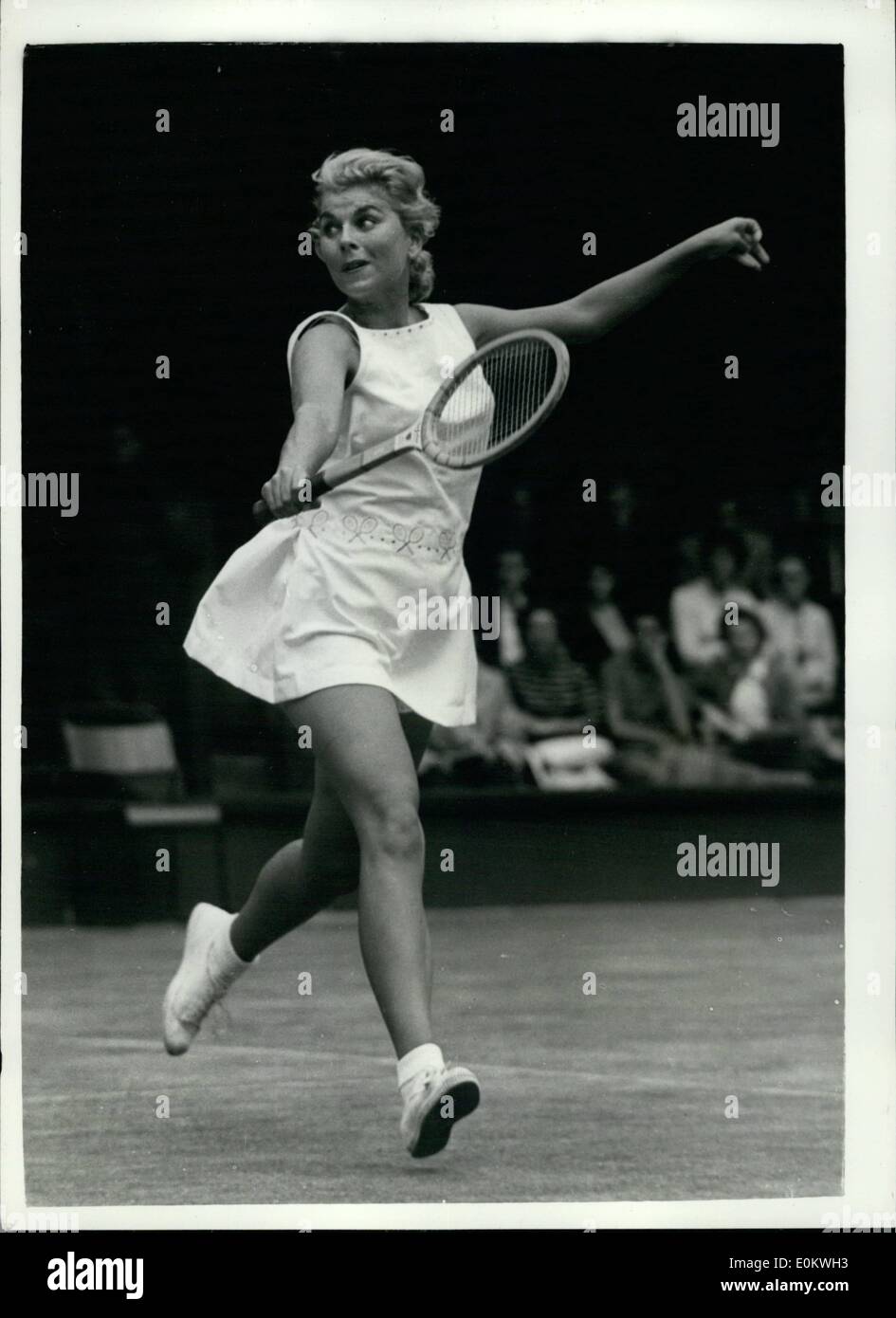 6. Juni 1950 - WIMBLEDON CHAMPIONSHIPS - zweiter Tag. MISS FAGEROS IN PLAY... HOTO zeigt:-MISS K. FAGEROS des Gerätes Stockfoto