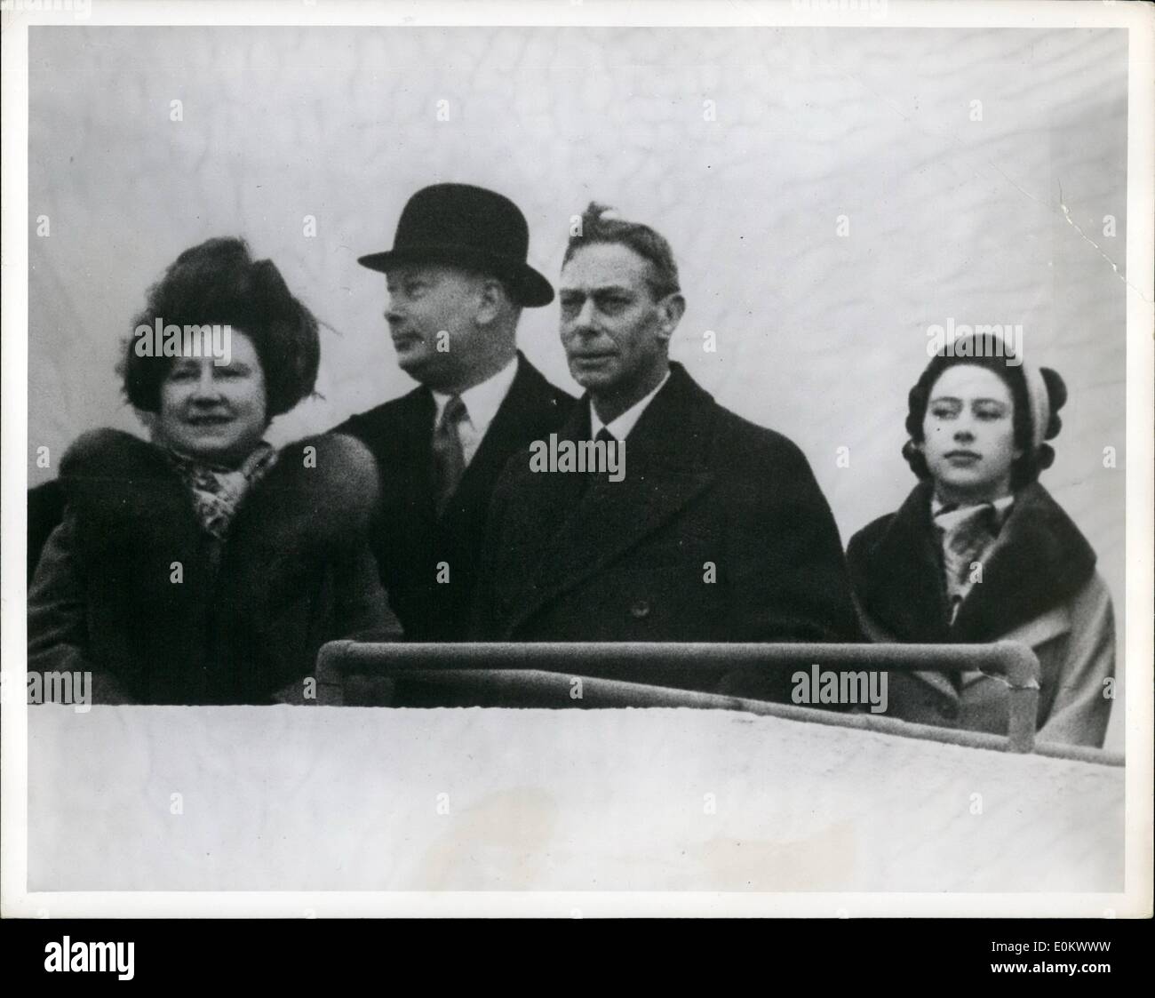 1 Januar 1952 Paar Sehen Aus London In Eines Der Letzten Fotos Von Der Spaten Konig Von England Er Zu Mit Queen Elizabeth Prinzessin Margaret Und Im Hintergrund Sehen Ist Der