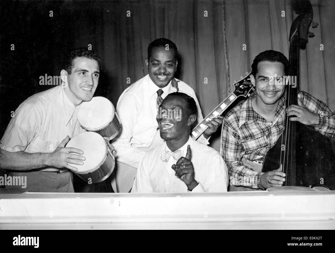 Musiker Nat King Cole in einer Show durchführen Stockfoto