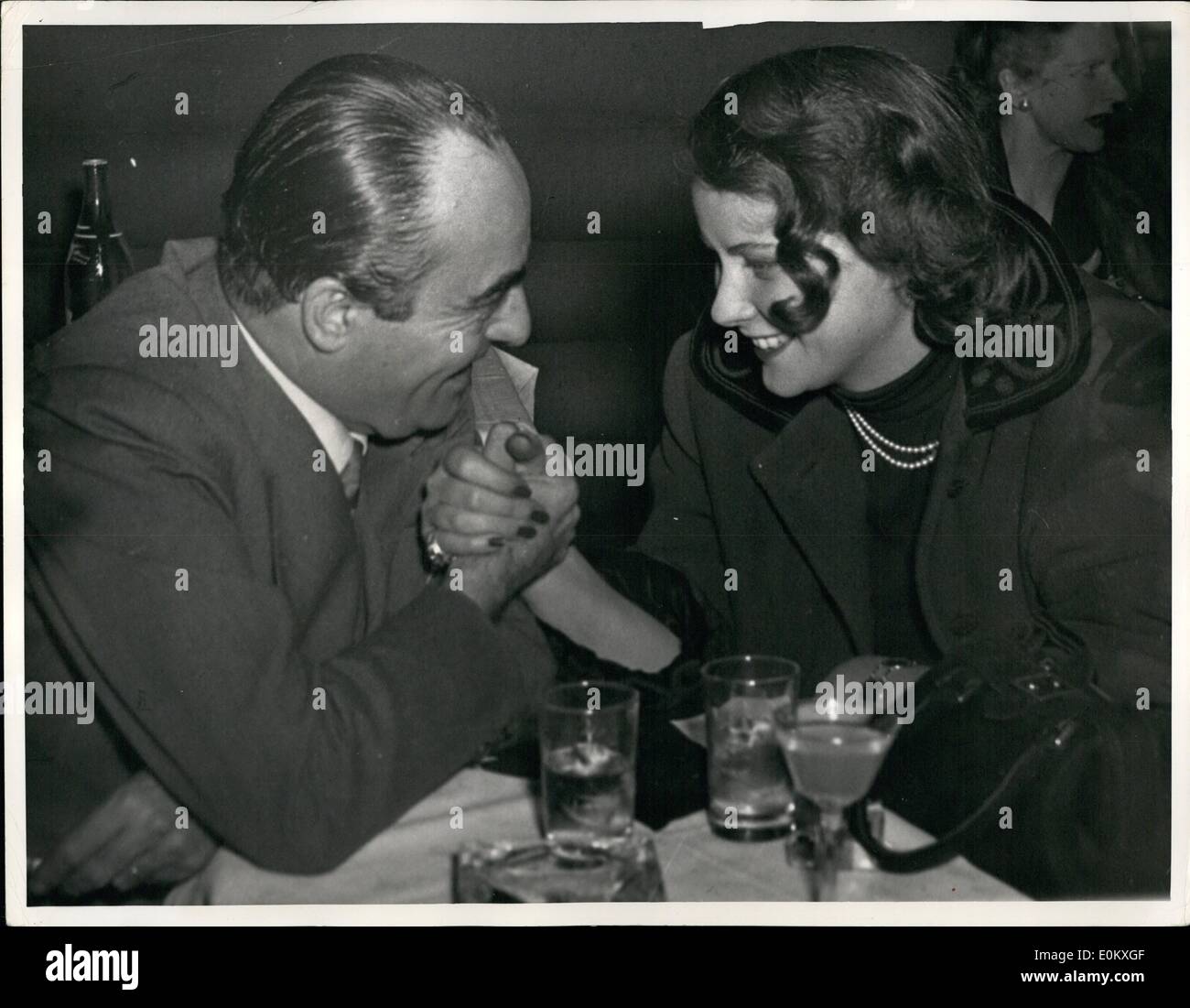 1. Januar 1951 - trifft italienische Regisseur George Giuseppe der '' bitterer Reis '' gerichtet alten Freund italienische Bildschirm Schauspielerin Alida Valli in Hollywood. Stockfoto