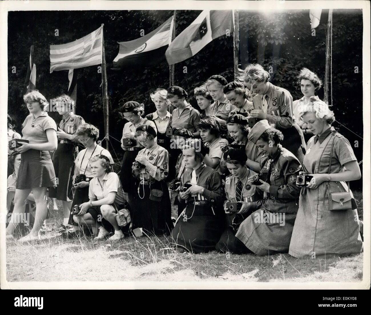 12. August 1952 - International führt Camp am Beaconfield: über 1 1000 Pfadfinderinnen aus vierzig Ländern sind im Zelt Stockfoto