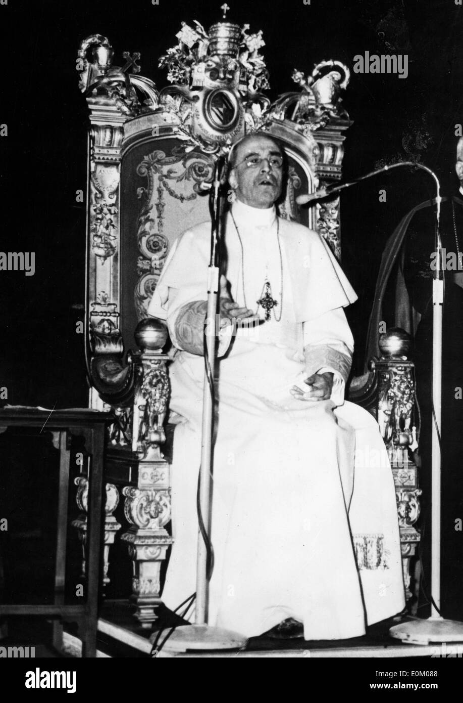 Papst Pius XII sitzen im Vatikan Stockfoto