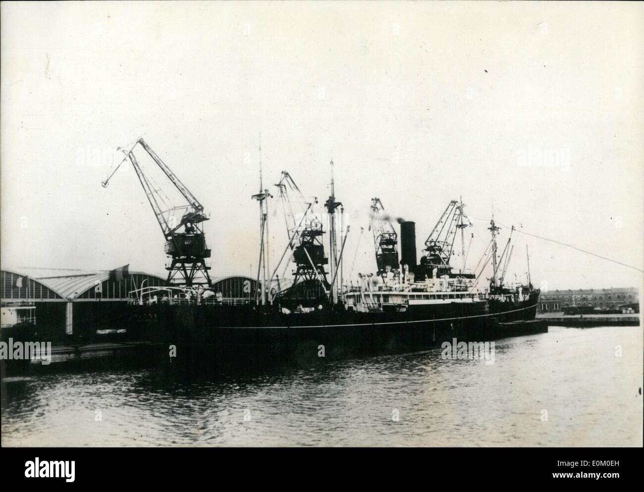 2. Februar 1953 - Frachtschiff China gebunden hielten an Dunkirk.: '' yag-Tse'' mit einer Schiff-Belastung von Blatt-bei der kommunistischen China im Hafen von Dünkirchen. Das Segeln wurde eine offizielle Anfrage abgebrochen. Stockfoto