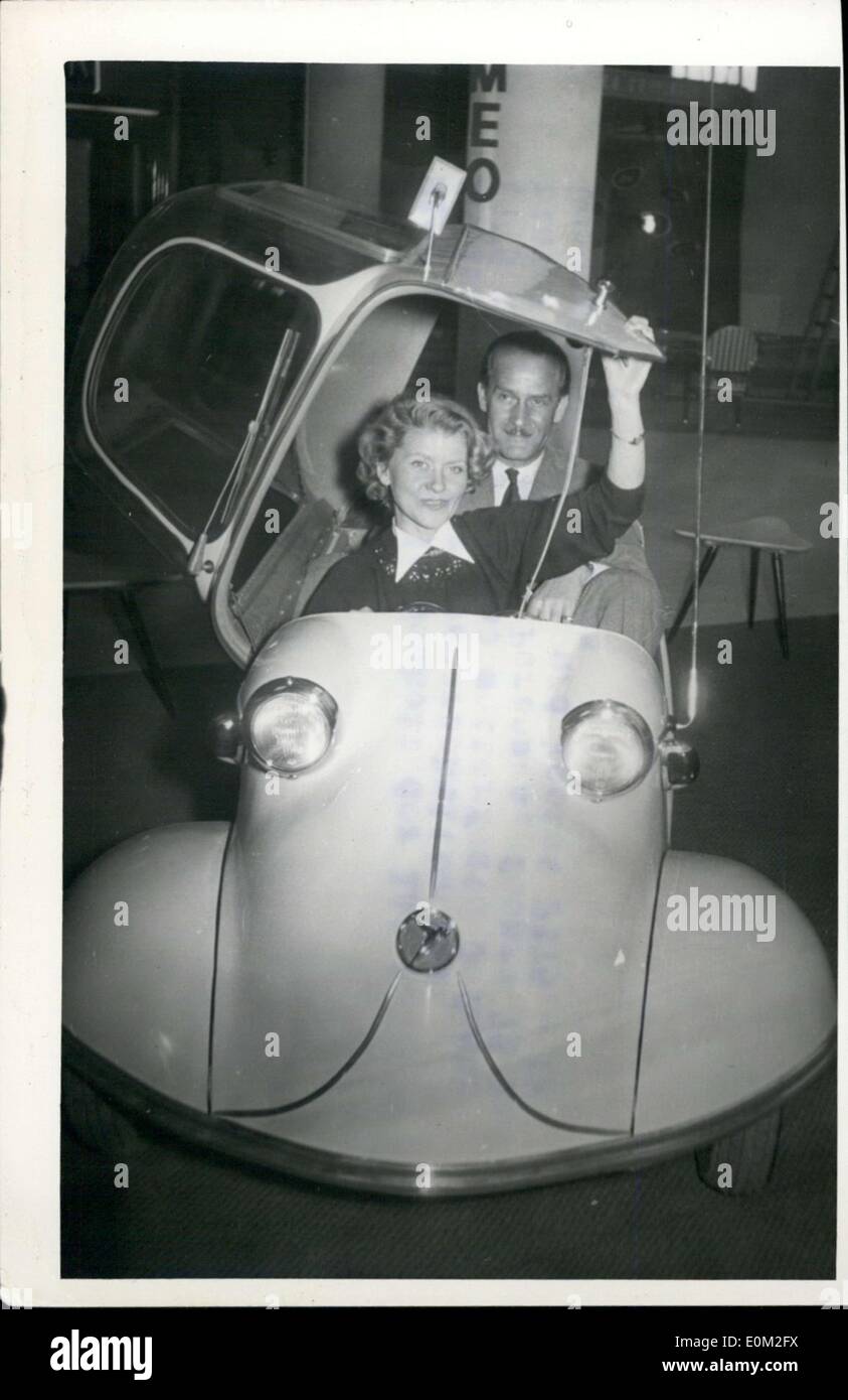 18. März 1953 - im Bild ist das 175ccm Bubble Auto erstellt durch die Firma Messerschmitt. Es bietet Platz für zwei, bis zu 75 km/h und kostet 2, 375 DM reist. Stockfoto