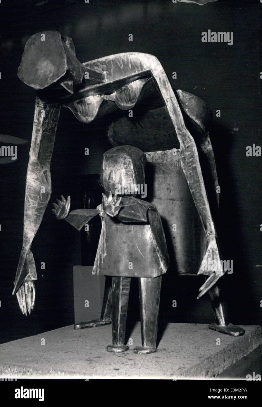 7. Mai 1953 - Skulptur von D'Auricosti mit dem Titel "Die Mutter" auf dem Display Stockfoto