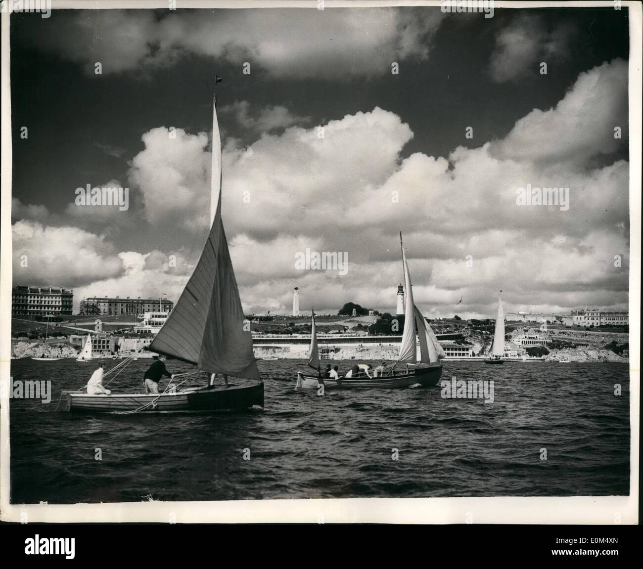 7. Juli 1953 - Plymouth Regatta Regatten. Foto zeigt die Schönheit der Plymouth in dieses Bild im Plymouth Regatta Regatten angezeigt wird. Plymouth Hacke kann im Hintergrund zu sehen. Stockfoto