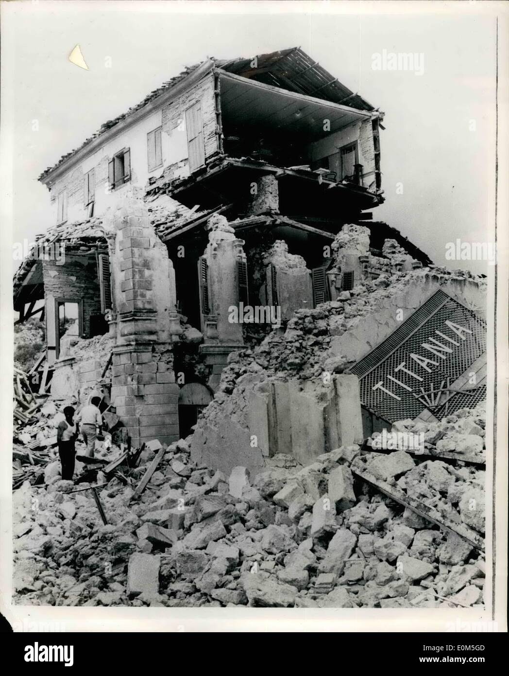 19. August 1953 - 19.08.53 Dies ist, was ein Erdbeben.  Foto zeigt: Völlig zerstört, ist dieses Haus in Argostoli, Capi Stockfoto