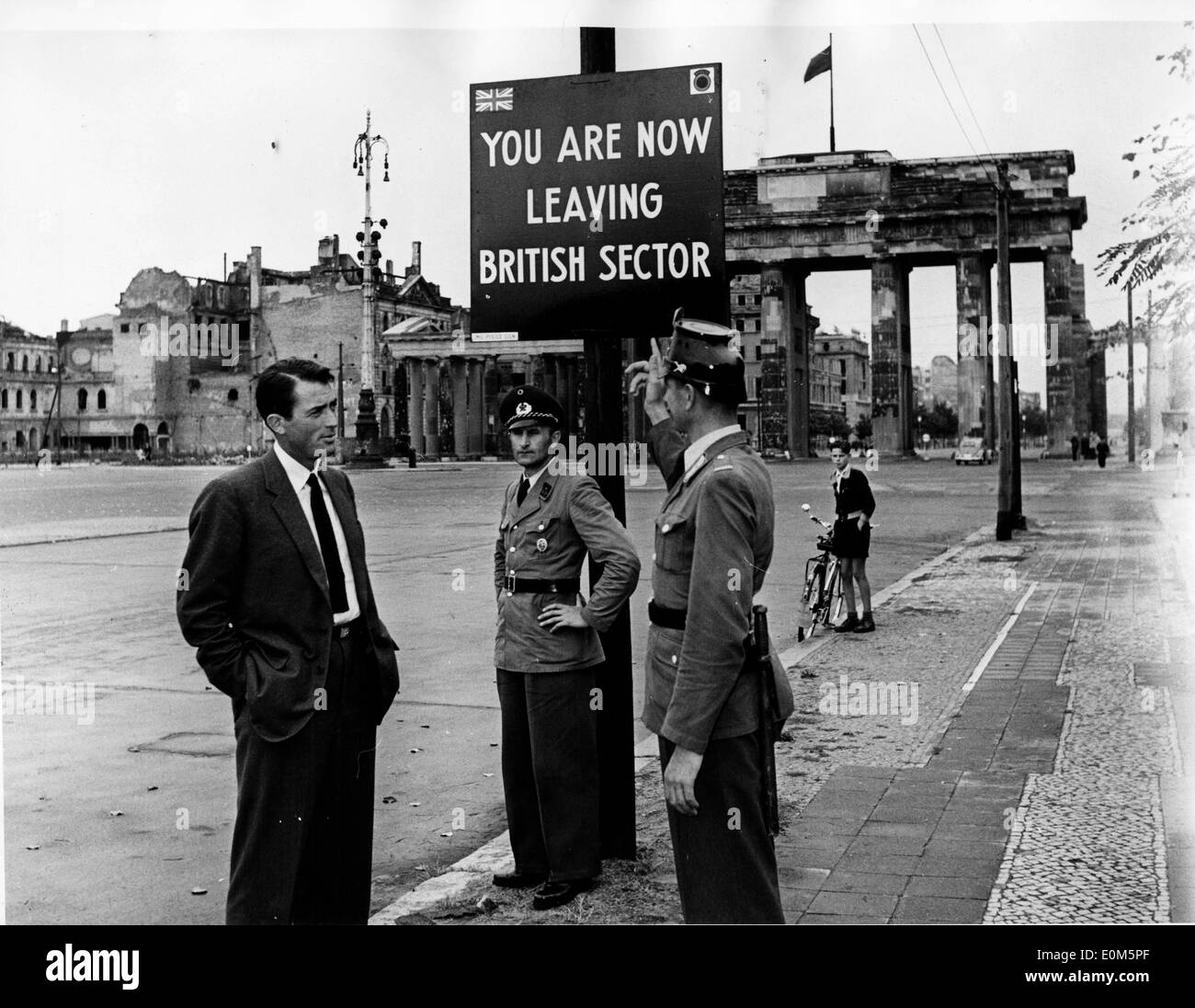 Schauspieler Gregory Peck am Set von "Mann in der Nacht" Stockfoto