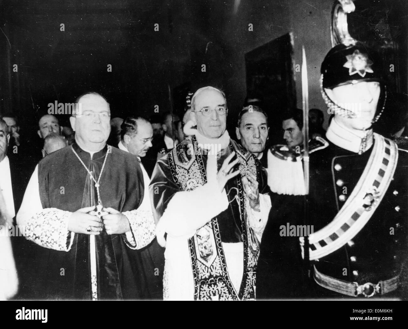 Papst Pius XII. bei der Eröffnung einer Hochschule Stockfoto