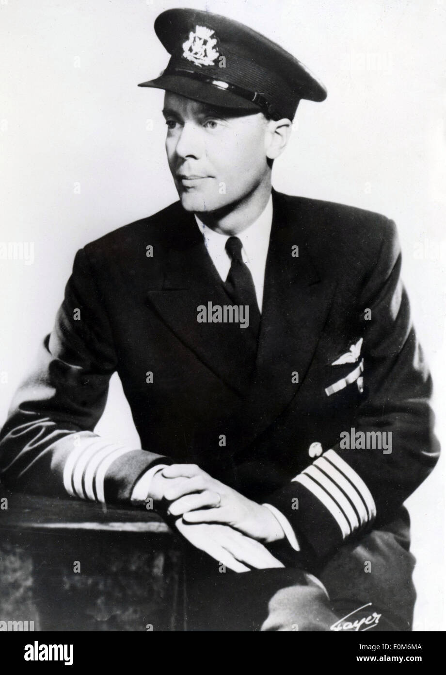22. Oktober 1953 - London, England, U.K - Porträt von Kapitän A.C. LORAINE, die das Kommando über die B.O.A.C. Stratocruiser werden Stockfoto