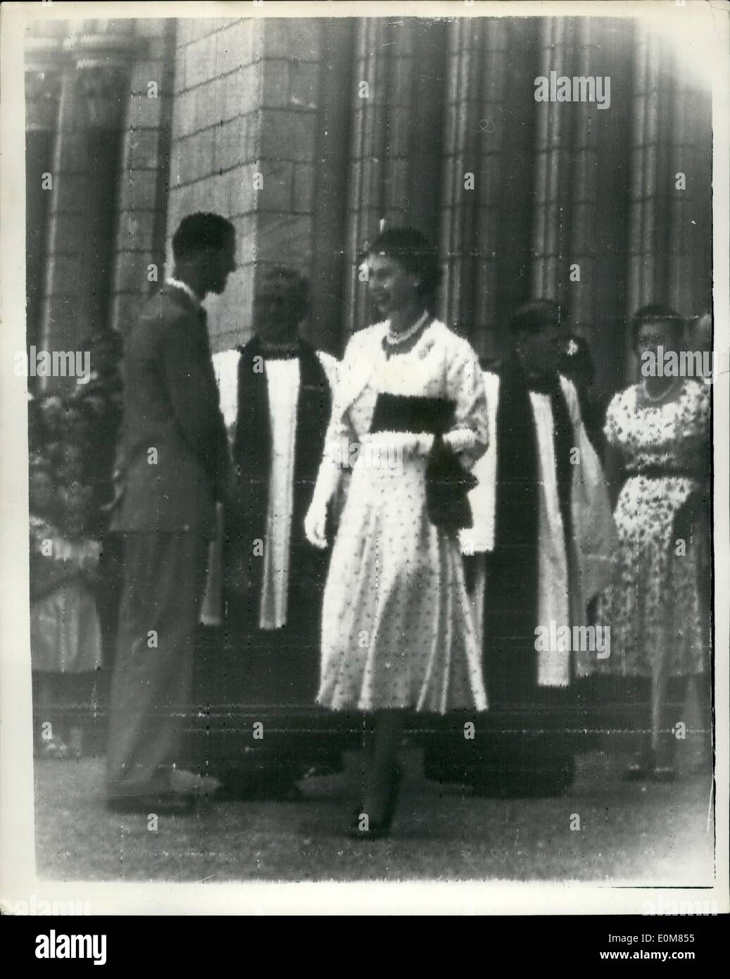 17. Januar 1954 - 17.01.54 Königin und Duke besuchen Morgengottesdienst an Nelson Kathedrale Ã ¢ Â'¬â €œ Keystone Foto zeigt: HM The Queen Stockfoto