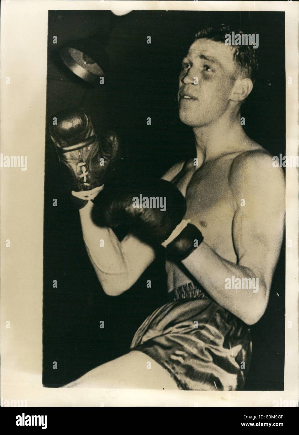 3. März 1954 - Randolph Turpin zu kämpfen; Foto zeigt Olle Bengtsson, Mittelgewicht-Champion von Schweden, Randolph Turpin, die britische und europäische Mittelgewicht-Champion, in Earls Court am 30. März trifft. Stockfoto